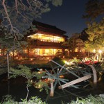 やわらかな竹灯籠の光と庭園の情緒、旧齋藤家別邸でライトアップイベントが開催（10/11～13）