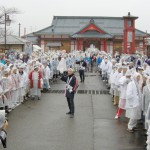 ご遷座100年の奉祝行事、彌彦神社の「初穂曳き」に参加してきました（動画つき）